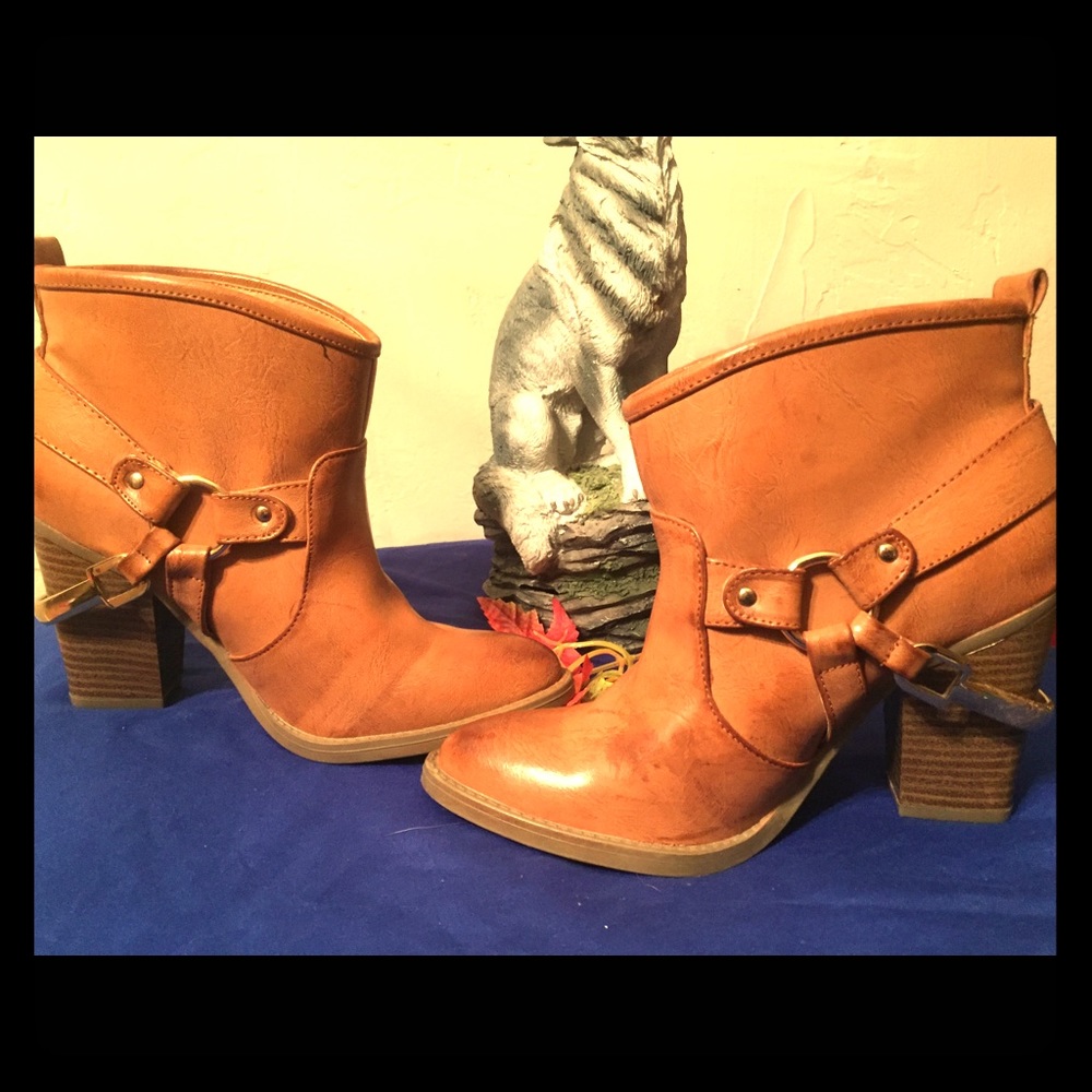 Sold-EUC- Worn Once ! Leather Boots 🌞